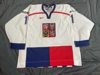 Viktor Ujčík 2001 IIHF World Championship game worn jersey