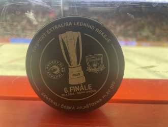 Czech playoff finals game 6 - game used puck (1/50), TŘI vs HK, 28/4/23
