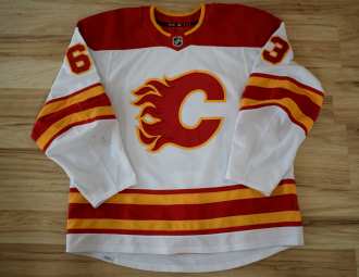 Adam Ružička, Calgary Flames, 2021/2022, Set 2, Game Worn