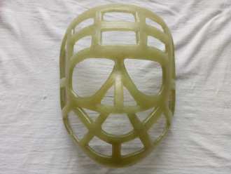 Sklolaminátová replika masky Vlada Dzurillu