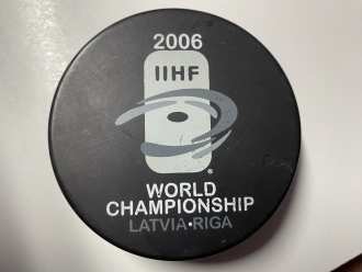 Oficiální puk Mistrovství světa 2006 Riga